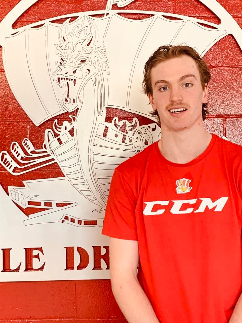 Le Drakkar amène Charlie Fink à Le Drakkar de